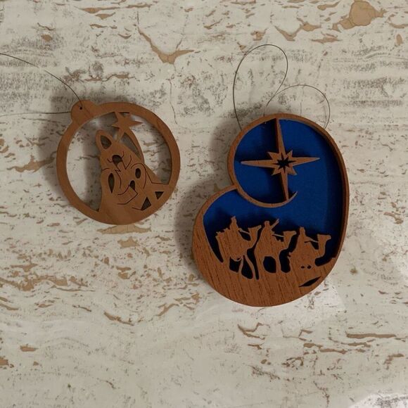 Olive wood Christmas ornaments set of 2: 3 kings and holy family - Picture 1 of 6